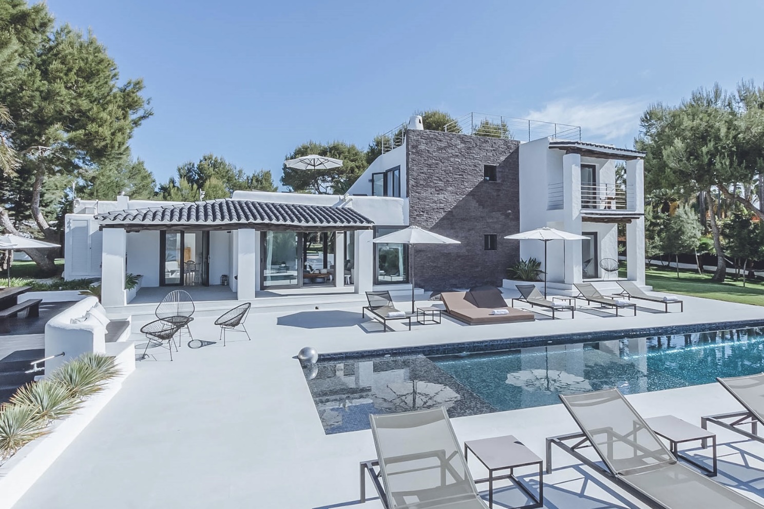 Resa Estates Ibiza can Viv tourist license sale koop house and pool ok.jpg